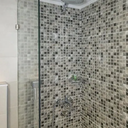 Star Apartment *
